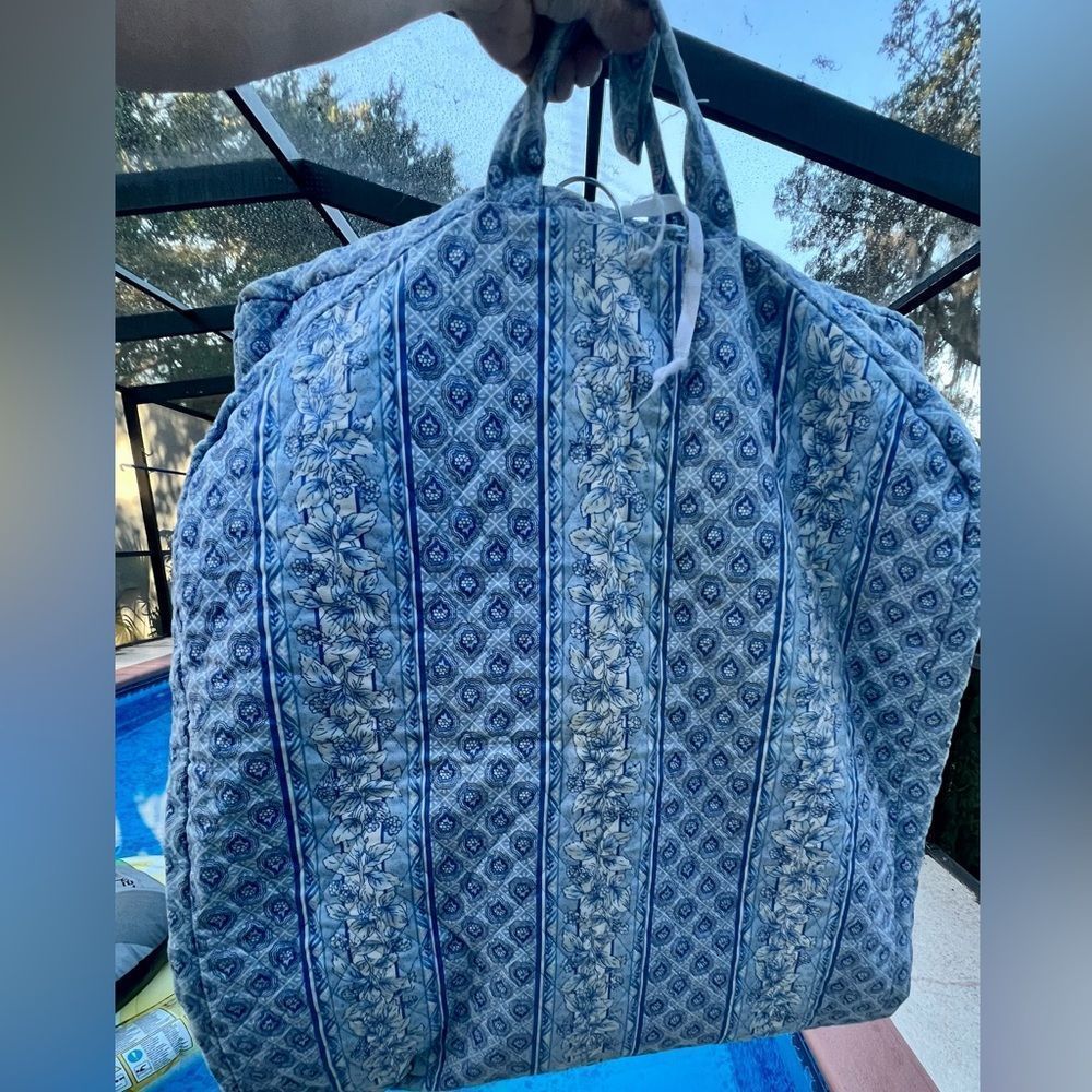 LONGABERGER THE TRAVEL SERIES BLUE FLORAL WEEKENDER GARMENT BAG - Picture 10 of 13